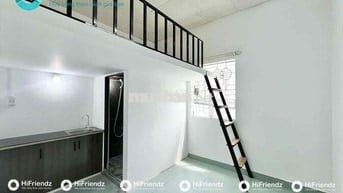 Gác Cửa Sổ Trời • Sẵn Máy Lạnh • Tủ Lạnh - Phường 15. Tân Bình