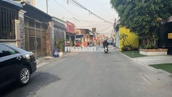 BÁN GẤP NHÀ MẶT TIỀN ĐƯỜNG NGUYỄN BÍNH NHAY SÂN VẬN ĐỘNG ĐÔNG HOÀ