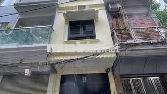 Cho thuê nhà 3 tầng 33m2,mt 3m.14 triệu/tháng.Ngõ 51 Lãng Yên,HBT,HN