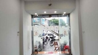 Cho thuê MBKD Tầng 1 góc ngã tư mặt đường Trần Khát Chân,vỉa hè 6m