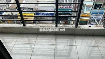 phòng trọ máy lạnh ban công thoáng mát