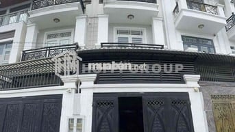 NHÀ 1T3L SÂN ĐẬU OTO NGAY CHỢ HIỆP BÌNH. SẴN MÁY LẠNH