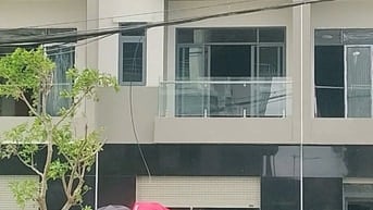 Nhà phố diện tích đất 90m2, xây dựng 237m2, 4 tấm , 5 WC. chính chủ