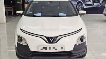 Ô tô điện Vinfast VF5 Plus màu trắng
