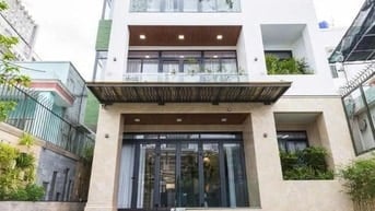 Cho thuê nhà hẻm xe tải Phan Xích Long, Ngang 8m, có hầm