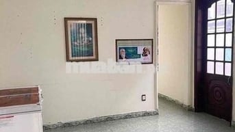 Cho thuê nhà 01 trệt, 01 lầu thoáng mát, sạch sẽ.