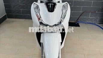 Honda SH150 abs 2025 Trắng Siêu Mới Bs Sài Gòn
