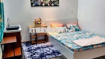 NHỜ ACE MÔI GIỚI CHẠY PHỤ E VỚI Ạ.
CHO THUÊ PHÒNG MẶT TIỀN