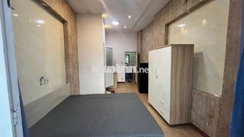 Phòng ban công rộng 30m2 đầy đủ nội thất ở Nguyên Hồng, Bình Thạnh