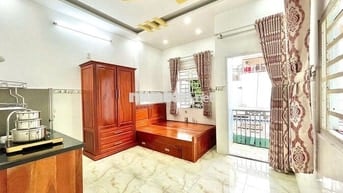 Ban công, cửa sổ trời thoáng mát tại Nguyễn Thái Sơn-gần CV Gia Định