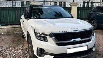 Kia Seltos 2023 Premium 1.4 AT - 15000 km