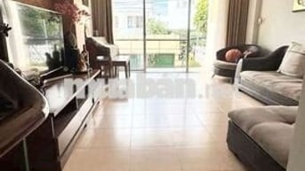 Nhà cho thuê full nội thất, mặt tiền đường xe hơi Q10