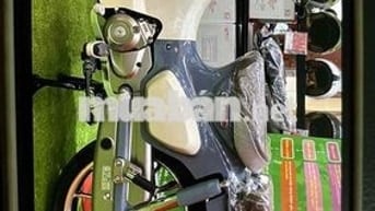 xe mới mua được 4 ngày, mới 99%, đang chờ ra giấy