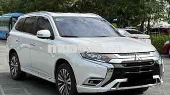 Outlander 2023 đăng ký 2024 siêu lướt