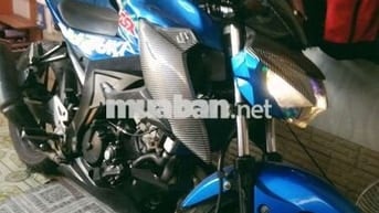 Xe máy Suzuki GSX màu xanh dương thể thao
