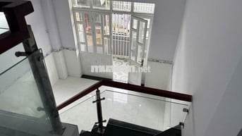 NHÀ Ở 80M2 - 2 PHÒNG NGỦ GẦN TỈNH LỘ 10, ĐỨC HÒA - LONG AN