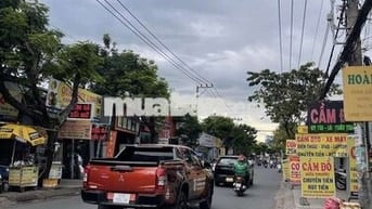 Nhà trung Tâm BT , tên lửa 🚀 , nở hậu , HXH giá rẻ . Xây ở