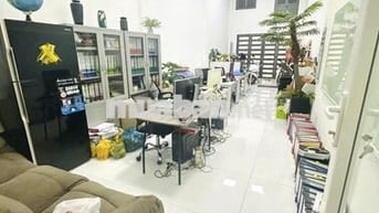 Nhà đẹp 2 lầu 4 x 23 _3PN FULL NTCC có sân vườn hơp ở KD Online