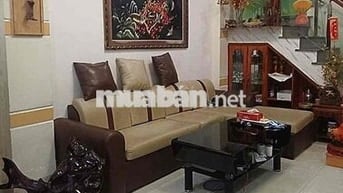 nhà 2 tầng kiệt trưng nữ vương nhà xây kiên cố .