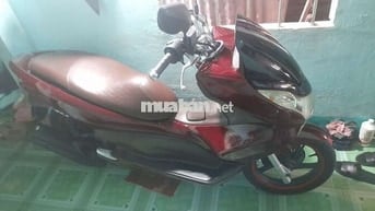 Xe máy Honda PCX 2011 màu đỏ đã sử dụng