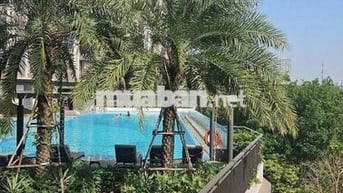 Bán căn góc tầng thấp 2PN 2WC siêu đẹp, có bancol trực diện hồ bơi.