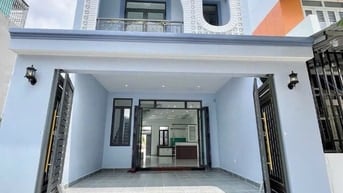 THANH LÝ PHÁT MÃI CĂN 1 LẦU - SHR - NGAY TRUNG TÂM CHỢ BÌNH CHÁNH .