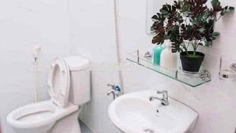 Phòng Ban Công ngay chợ Hạnh Thông Tây- CV Làng Hoa