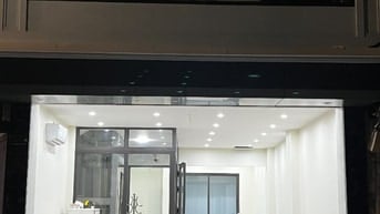 Chính chủ cho thuê CH T1 mặt phố Trần Đại Nghĩa, 18tr, 60m2 mt4.6m