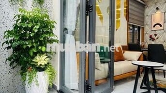 40m2 Lê Quang Định, 2 tầng, sổ đẹp, tặng nội thất.