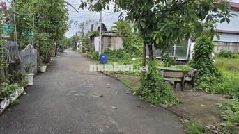 Đất 1 sẹc ngắn Hà Duy Phiên, ngay nhà hàng Mai Vàng vào, xã Bình Mỹ