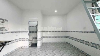 NHÀ NGUYÊN CĂN GIÁ RẺ - MỘT TRỆT MỘT LẦU - MÃ LÒ - DẮT XE VÔ NHÀ