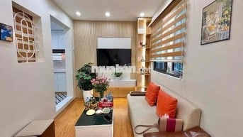 Phố cổ! Trần Xuân Soạn, lô góc 3 ngủ 2 wc, tầng 2 + 3, full nội thất