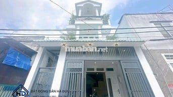 Nhà trệt 3 lầu 5x20 hêm 6m thông gần chợ Trần Thị Cờ