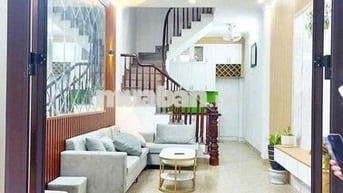 💥 Bán nhà phố Lĩnh Nam – 30m² × 5 tầng – full nội thất – gần ô tô 💥