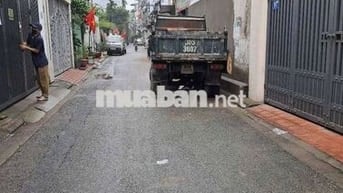 Cho thuê nhà ngọc thụy long biên 100m 2 tầng sân để 2 ô tô Giá 8 triệu