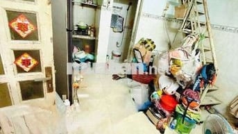 Nhà 2 Tầng Âu Dương Lân Gần Mặt Tiền Hẻm Rộng