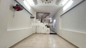 Mặt Bằng Ngay Tân Quy Đông Trung Tâm Quận 7 Có Phòng Ngủ Lại