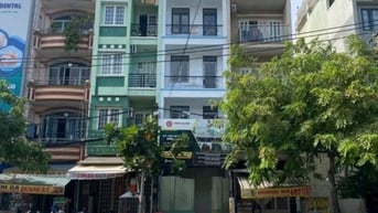 Nhà Mới xây MT Tạ Quang Bửu F4Q8 đt: 4m x 20m,  3 lầu st