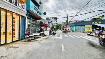 195m2! Chỉ 90tr/m2! Bán nhà ngang 10m HXH trục Nguyễn Thái Sơn, P3.