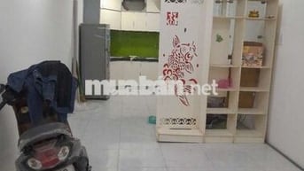 Nhà 2 tầng mới trung tâm Q1/furnished 2-Floor 2 BR house in center D1