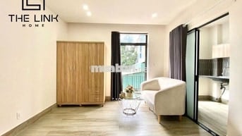 Thuê Căn Hộ 1PN Thang Máy Ban Công Nguyễn Gia Trí Gần Ngã Tư Hàng Xanh