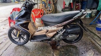 Xe máy Suzuki Hayate màu nâu đen 2010