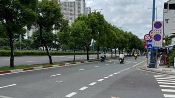 Bán nhà MT Võ Văn Kiệt Q1 102m2 5 tầng không QH