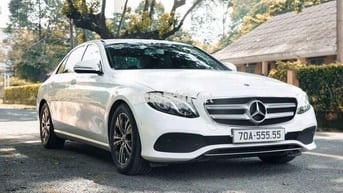 Mercedes E180 2020 - 22000 km