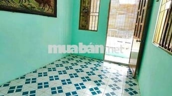 Phòng bancol lầu 1, không chung chủ đề