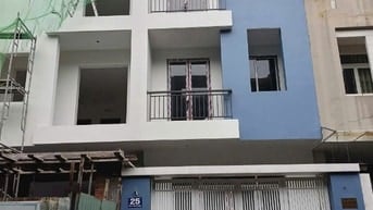 Cần bán nhà thô KDC 6B Intresco dt: 5m x 20m, trệt, 2 lầu, 1st 