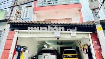 GÒ VẤP HẺM NHỰA Ô TÔ NGỦ TRONG NHÀ