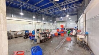 Cần bán nhà xưỡng đang cho thuê 25tr/tháng . Đường nhựa thông 13m .