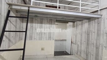 Phòng trọ đường Lô Tư Bình Tân có gác, có máy lạnh, yên tĩnh, an ninh.