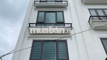 NHÀ HIẾM TRỊNH VĂN BÔ-40mX7TẦNG -PHÂN LÔ VỈA HÈ-THANG MÁY-OTO TRÁNH